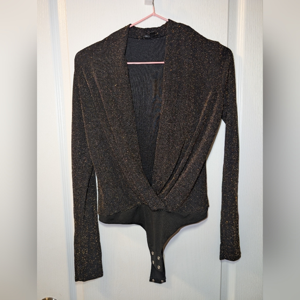 Dynamite Midnight Black and Gold Speckled Top